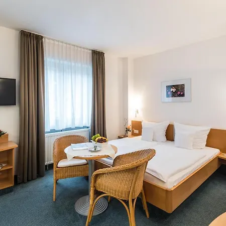 Euvea Freizeit- Und Tagungshotel Neuerburg (Bitburg-Prum)