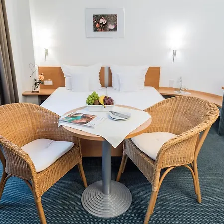 Euvea Freizeit- Und Tagungshotel 호텔 3*