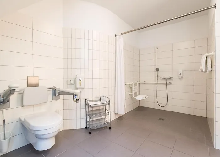 Euvea Freizeit- Und Tagungshotel מלון