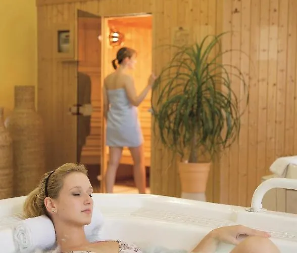 Euvea Freizeit- Und Tagungshotel מלון