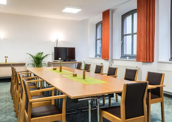 מלון Euvea Freizeit- Und Tagungshotel Neuerburg (Bitburg-Prum)