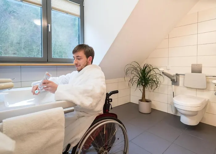 Euvea Freizeit- Und Tagungshotel Neuerburg (Bitburg-Prum)