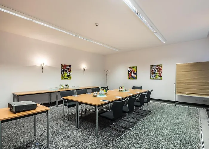 מלון Euvea Freizeit- Und Tagungshotel 3*